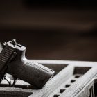 銃社会アメリカで、銃を回収するスタートアップ「GunBail」