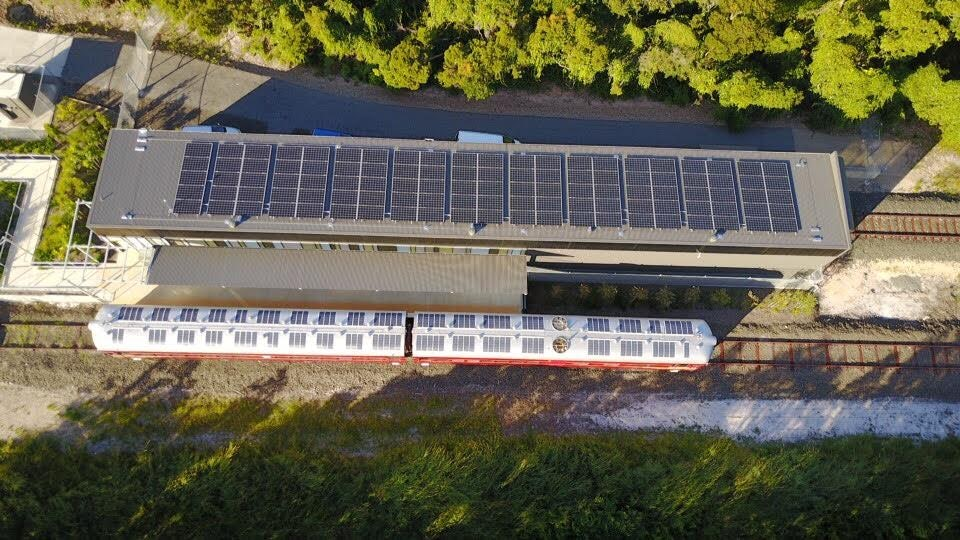 世界初 100 太陽電池で動く電車がオーストラリアでデビュー 世界のソーシャルグッドなアイデアマガジン Ideas For Good