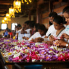 大量に捨てられていた花で始める、スリランカの美術修復プロジェクト