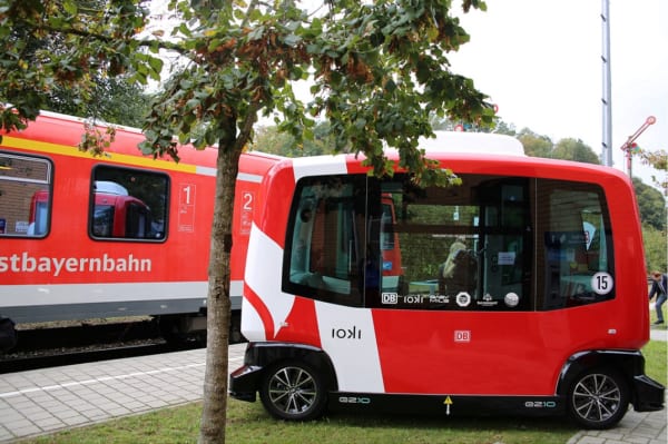 地方の個人移動をエコで自由にする、ドイツの無人運転電気バス
