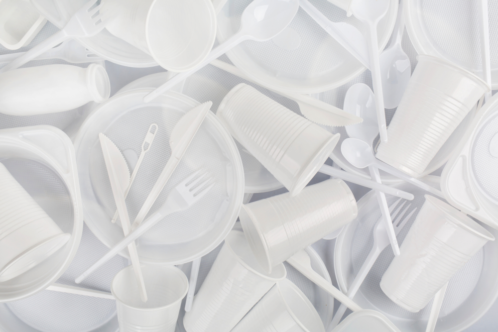 plastic-trays-cups