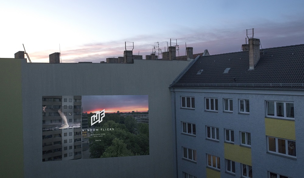 窓から映画鑑賞　ベルリン