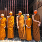 環境対策でコロナ対策。タイの僧侶が作る、ペットボトルを再生利用したマスク