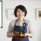 日本のらくエコ文化「弁当」を、もっと誇れるものに。コーヒーかすで弁当箱をつくった料理家の想いとは