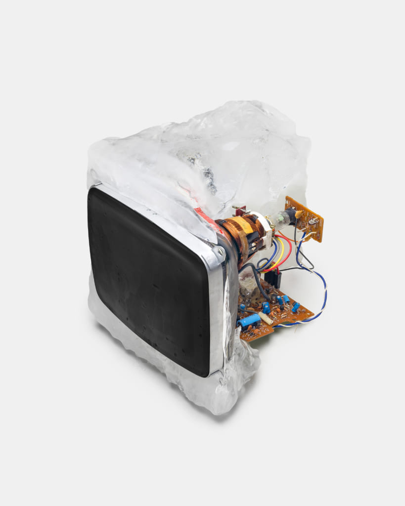 氷でできたパソコン