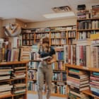 オンラインで「地元の小さな書店」から本が買える。コロナ禍のアメリカで生まれた “Bookshop”