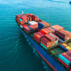 海運業の脱炭素化。船舶からのCO2排出量を削減する「空気のカーペット」
