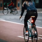 ハイテク自転車ライト「See.Sence」道路のデータ分析で英国流まちづくりに寄与へ
