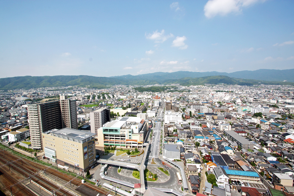 西山エリア・長岡京駅と西山の稜線