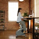 ジム通いにさようなら。スタンディングデスクの進化系「バイクデスク」とは？ width=