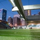 非行よりもサッカーを。アトランタに世界初となる駅ナカサッカー場が誕生
