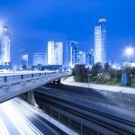 イスラエル発、電気自動車が走りながらワイヤレス充電できる道路 width=