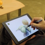 デジタルがアートの現場に起こす革命。タブレットで油彩画が描けるアプリ width=