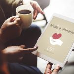 寄付も毎月定額でする時代。毎日25セントを好きなテーマに自動で寄付できる「Give One」 width=