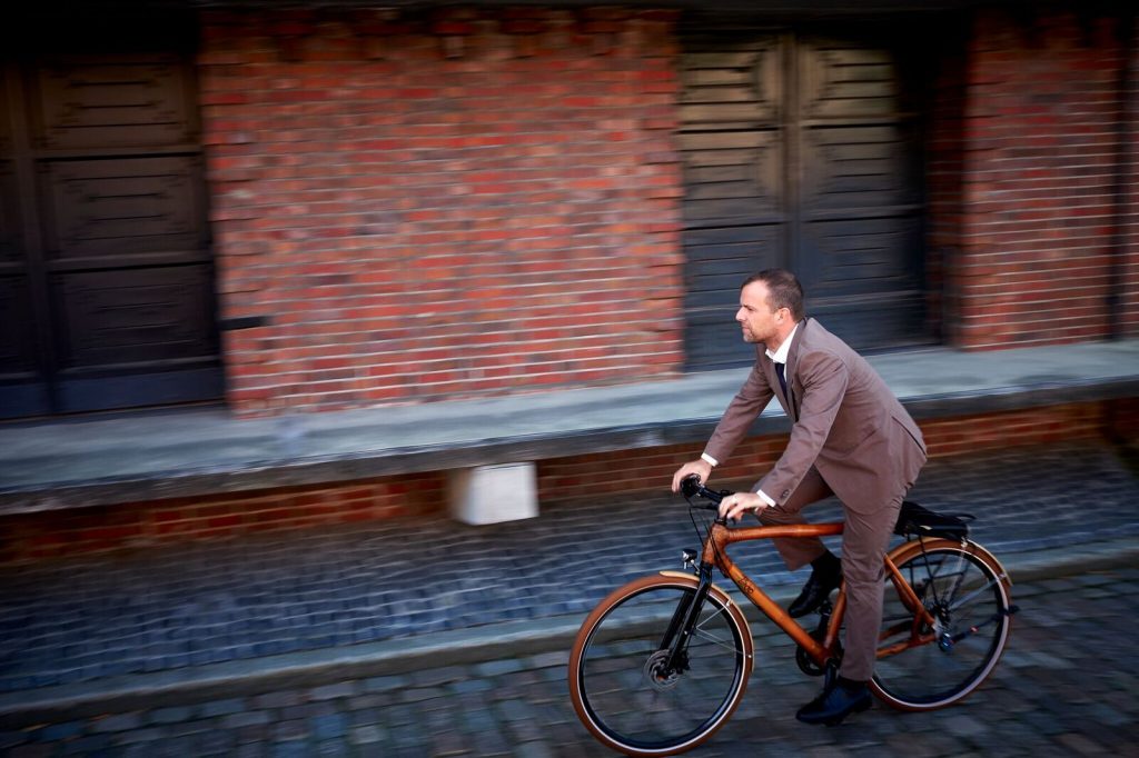 ガーナの若者に未来を運ぶ。竹でできた地球に優しい自転車
