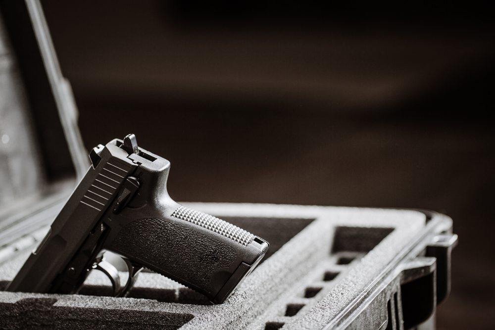 銃社会アメリカで、銃を回収するスタートアップ「GunBail」