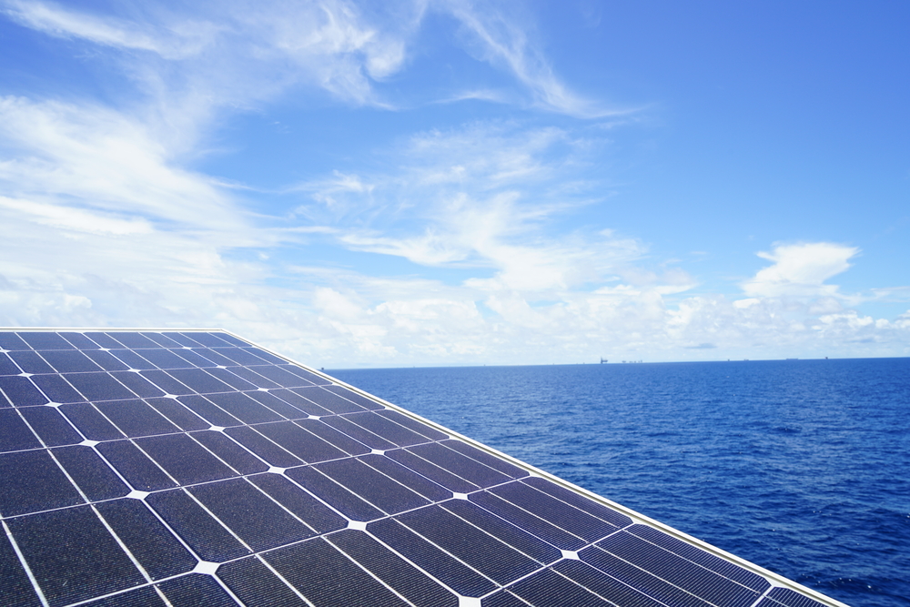 世界初、海に浮かぶオランダの太陽光発電所の建設プロジェクト