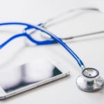 医師をもっと身近に。24時間365日いつでも診断してもらえるチャットアプリ「MediQuo」 width=