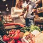 世界初、オランダのスーパーに登場した「完全プラスチックフリー」の食品売り場