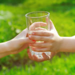 多くの人が安全な水を飲めるように。汚染水から飲み水を作り出すポリマーマット width=