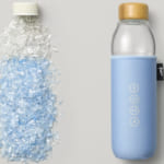 海の廃棄プラスチックを集めて作られた水筒、米スターバックスで販売中 width=