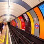 より健康な選択肢を。ロンドンが公共交通機関でのジャンクフード広告を禁止 width=