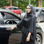 ジェンダー格差改善に進むか？サウジアラビアで女性に初の運転免許証を発行 width=