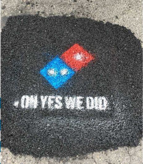 すべてはピザ配達のため ドミノピザのユニークな道路舗装キャンペーン 世界のソーシャルグッドなアイデアマガジン Ideas For Good