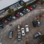 ペットボトル持ち込みで割引になる駐車場。利用者もうれしい英国発のリサイクル width=