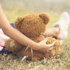 絶滅危機の言語を教えてくれるのは、おもちゃ！NZのマオリ語を喋るおしゃべり人形Pipi Mā