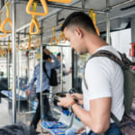 「はい、ペットボトルと乗車券を交換ね」インドネシアで始まった、エコな試み width=
