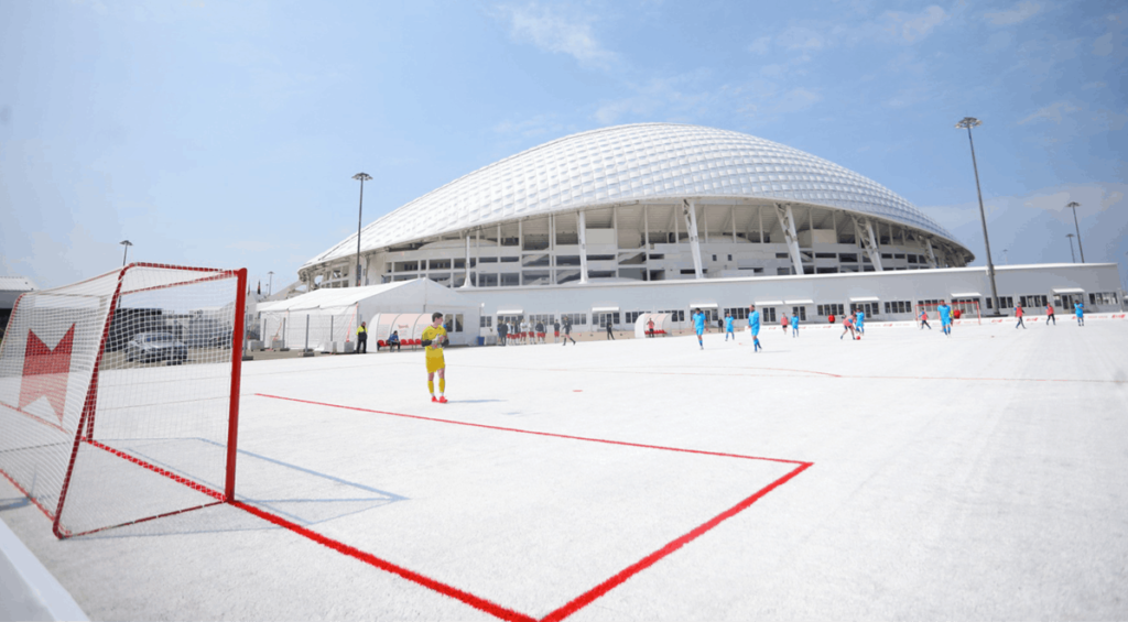 バドワイザー、Ｗ杯の廃プラスチックカップで新サッカー場「ReCup Arena」を完成
