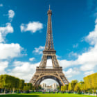 2024年パリ五輪に向けてエッフェル塔周辺が緑豊かに再設計。持続可能な開催の象徴へ