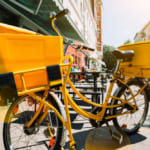 オーストリアの郵便局、電気貨物自転車での配達をテスト中 width=