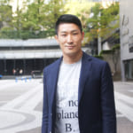 読めない文字で人々をつなぐアーティスト、長谷川雅彬氏に聞く、アートで社会をよくする方法 width=