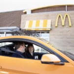 廃棄されるコーヒー豆の皮を車の部品に。フォードとマクドナルドが提携 width=