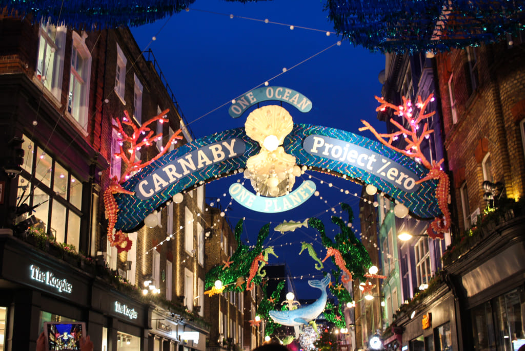 ロンドンのイルミネーションがクリスマスに贈る、私たちへのメッセージとは？