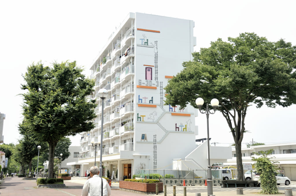 「郊外だからこそ実現できた。」茨城県取手市の『アートのある団地』で、住民の生活に馴染むアートを考える