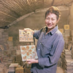 バルセロナの美しい廃棄タイルの歴史をつなぐアップサイクル。家具工房「メサ・ボニータ」 width=