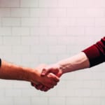 政府は給与補償、労働者は有休5日間返上。デンマークでのコロナウイルスによる解雇対策 width=