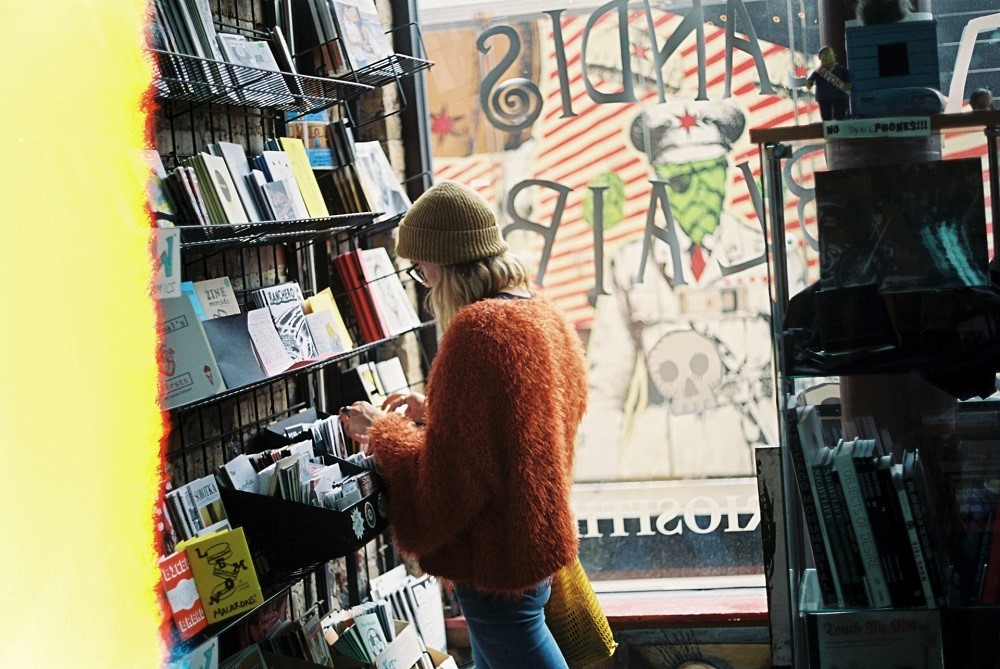 閉鎖中の書店を助ける、本への先払いキャンペーン 「本屋さんを開けよう」