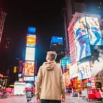 「ネタバレを見たくないなら、外出自粛を」学生が考案した、Netflixの“家にいたくなる”屋外広告 width=