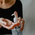 空気中のCO2を手の消毒剤に。ニューヨーク発、環境にも優しい新型コロナウイルス対策 width=