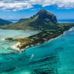 モーリシャス座礁で海を守るために「髪の毛」を切る住民たち。私たちができる3つのこと width=