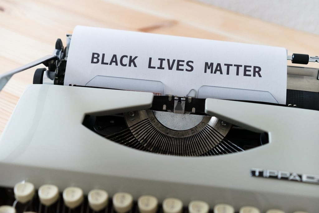 Black Lives Matterの文字