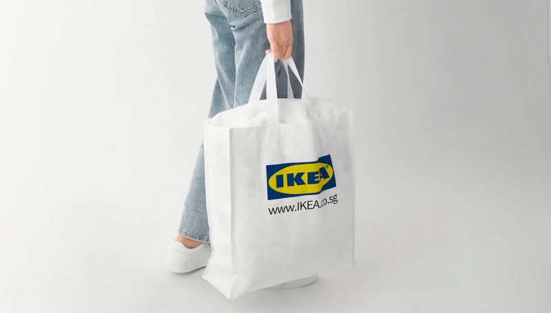 IKEAシンガポールが販売する、誤字プリントのバッグ「KLAMBY」