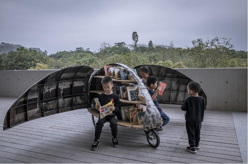廃棄自転車のアップサイクル「てんとう虫図書館」