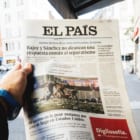 森林火災を啓発する、アルゼンチンの「燃えない新聞紙」