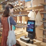 量り売りを“再発明”する。京都のゼロウェイストスーパーを支えるテクノロジー width=
