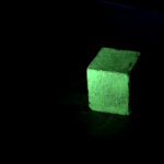 暗闇で光るコンクリートをエジプトの学生が開発。街の節電に貢献へ width=